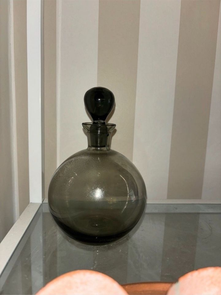 Glas Karaffe mit Deckel grau-schwarz , vintage deko Flasche Vase in Kiel