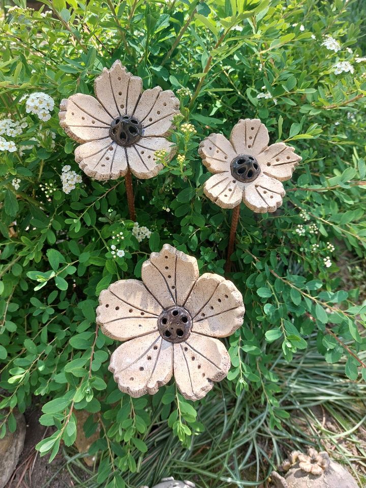 Keramikblumen Garten Blumen Deko Gartenstecker in Rohrsheim