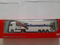 Herpa 302807 MB ACTROS Gigaspace Kühlkoffer SZ " Schumacher " Hannover - Südstadt-Bult Vorschau