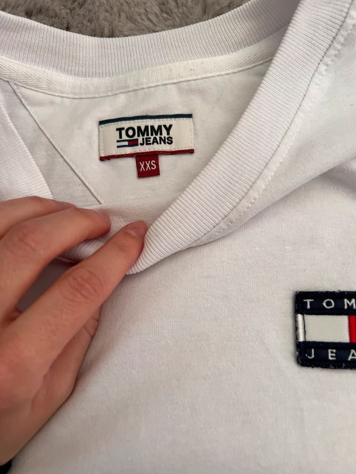 Tommy Jeans Badge T-Shirts in Haar