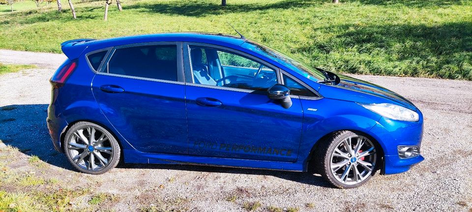 Ford Fiesta ST Line 140 PS TÜV Neu bis 03/26 in Knittlingen