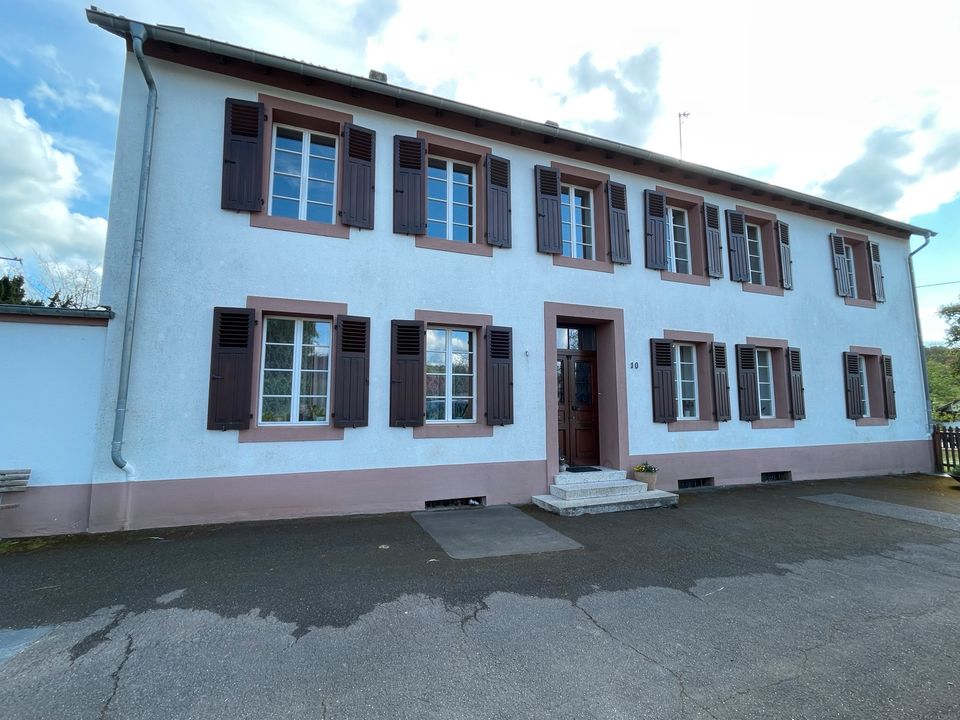 Bauernhaus mit großem Hof, Scheune und Garten in Mandelbachtal - Habkrichen in Mandelbachtal