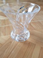 Vase Glas mit hübschem Muster Brandenburg - Finsterwalde Vorschau