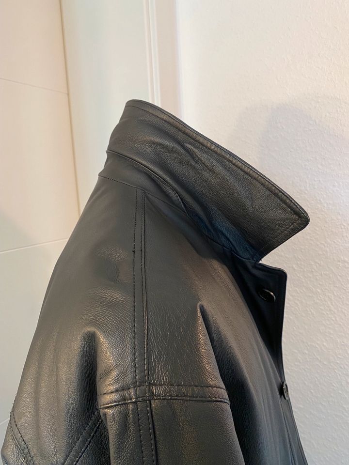 Schwarze Lederjacke Vintage Ledermantel M / L /52 echt Glattleder in Köln