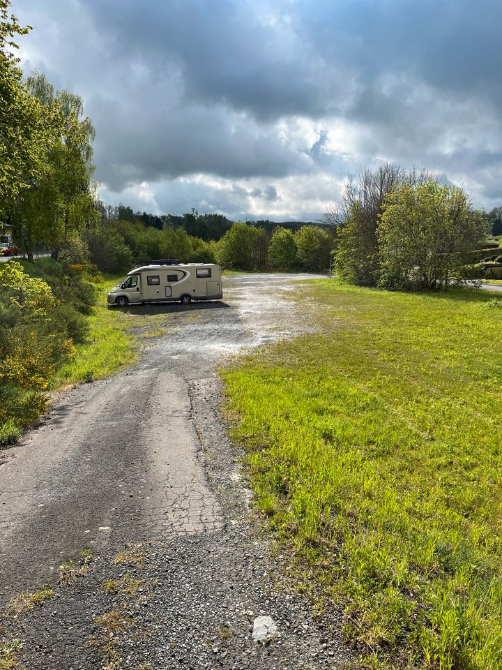 Stellplatz für PKW, Wohnwagen, Wohnmobile und LKW in Reichshof