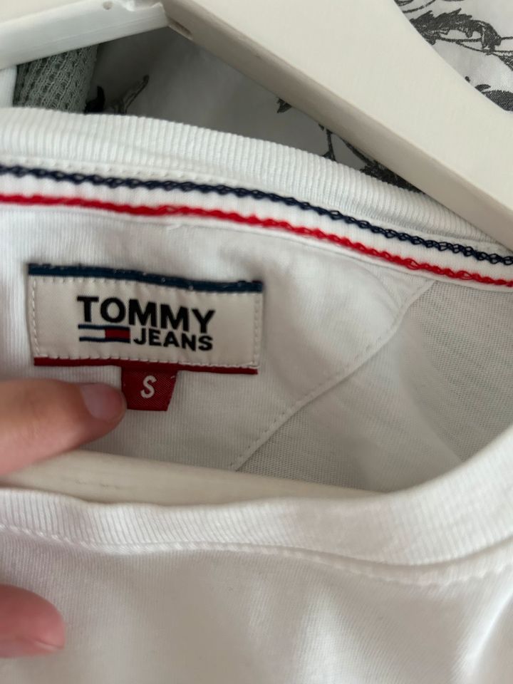 T Shirt Tommy Hilfiger in Weilheim i.OB