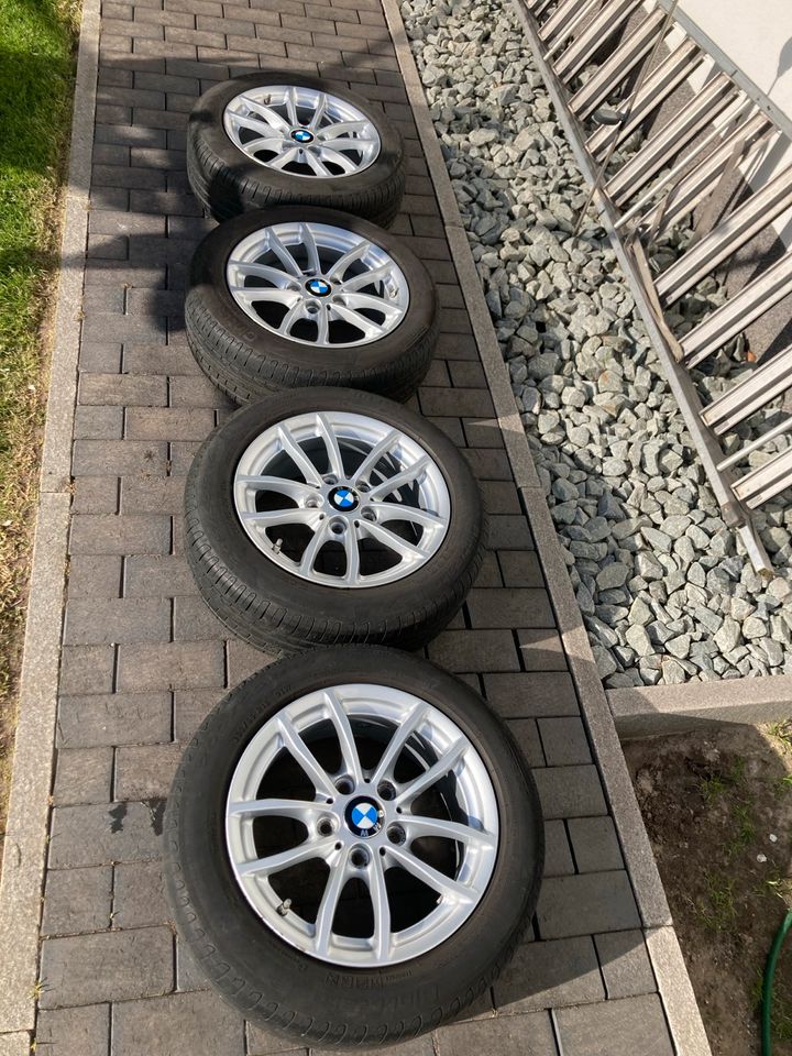4x Pirelli Sommerreifen auf Original BMW Alufelgen 205/55 R16 in Loxstedt