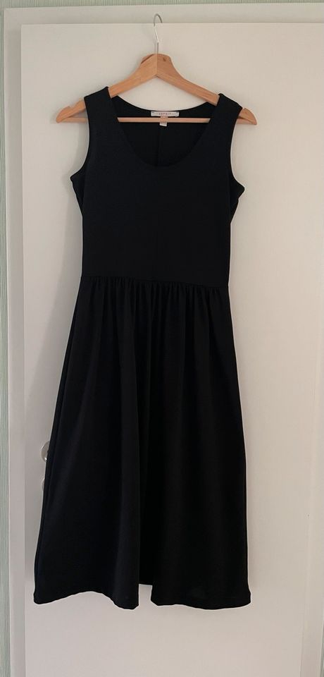 Damenkleid Esprite schwarz XS in Andernach