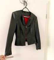 Zara Kunstlederjacke Blazer M schwarz innen rot tailliert elegant Nordrhein-Westfalen - Lemgo Vorschau