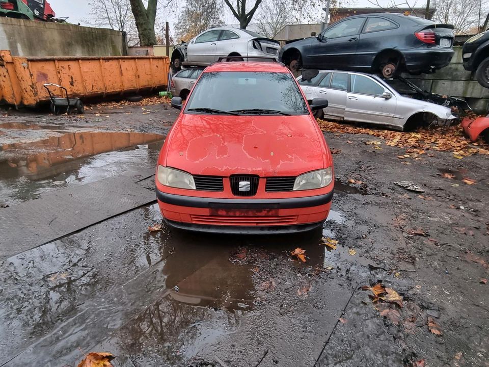 Seat cordoba Motor Getriebe Antriebswelle Auspuff Achse in Duisburg