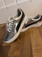 Puma Carina Suede Platform Glitzer Silver Sneaker Sachsen-Anhalt - Teuchern Vorschau