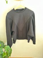 Pullover schwarz mit Fledermausärmeln Gr. 36 Niedersachsen - Isernhagen Vorschau