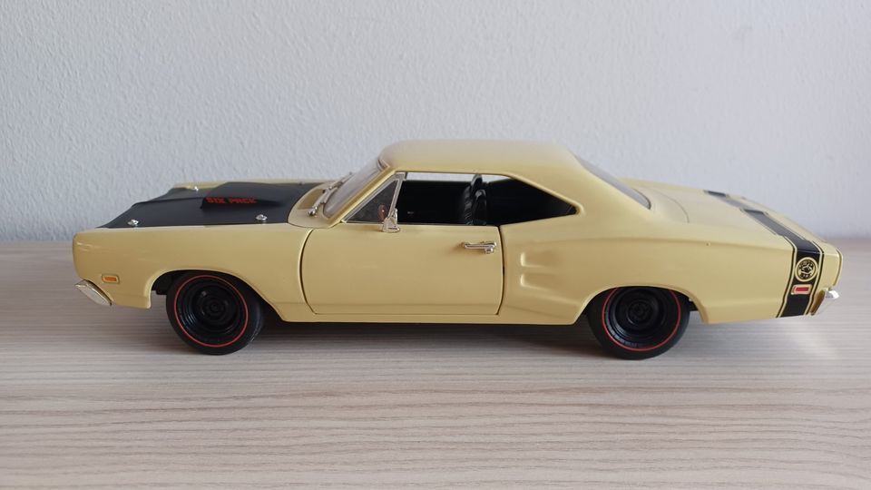 Ertl Dodge Charger Super Bee 1:18 Modellauto aus USA Sammlung RAR in Naila