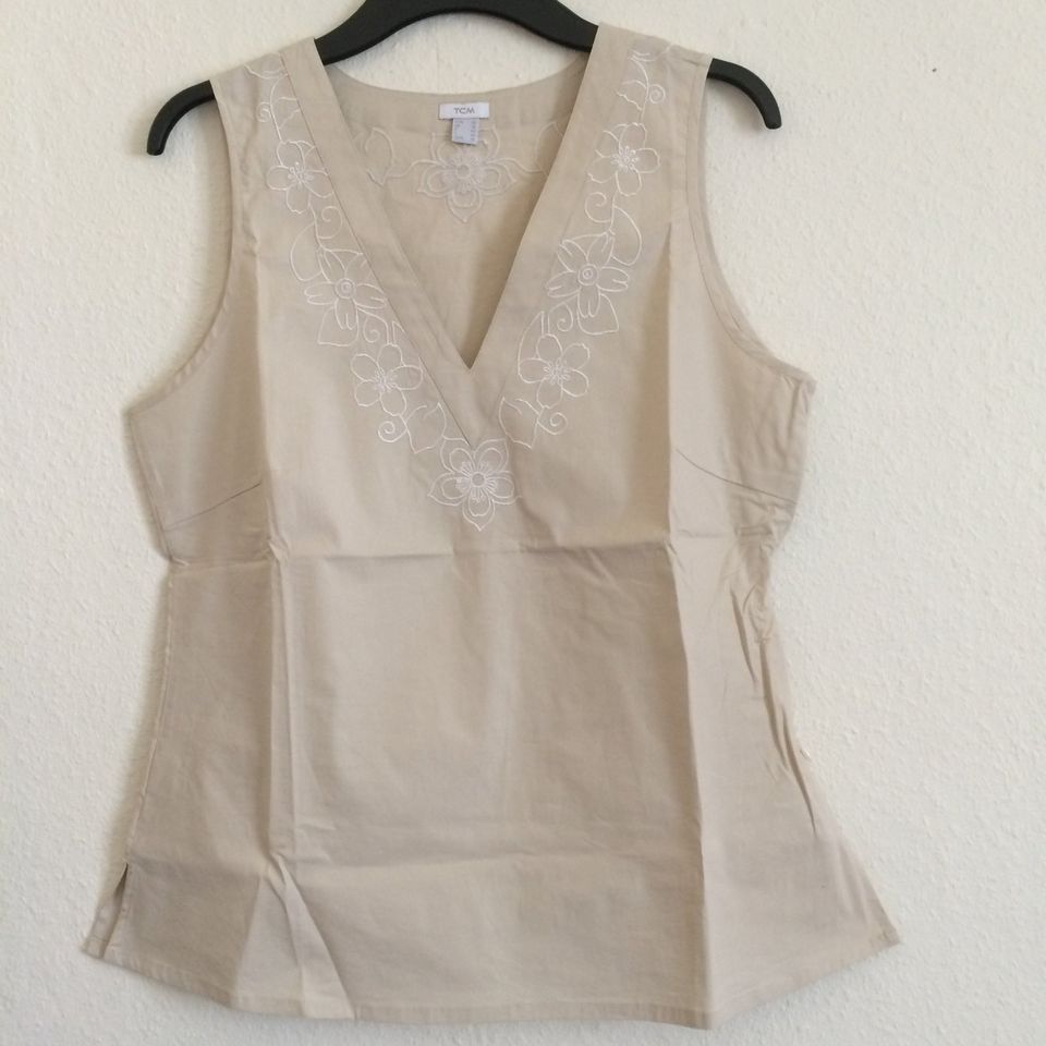 Bluse Top ärmellos V-Ausschnitt Gr. 42, beige *NEU Stickerei Hals in Hamburg