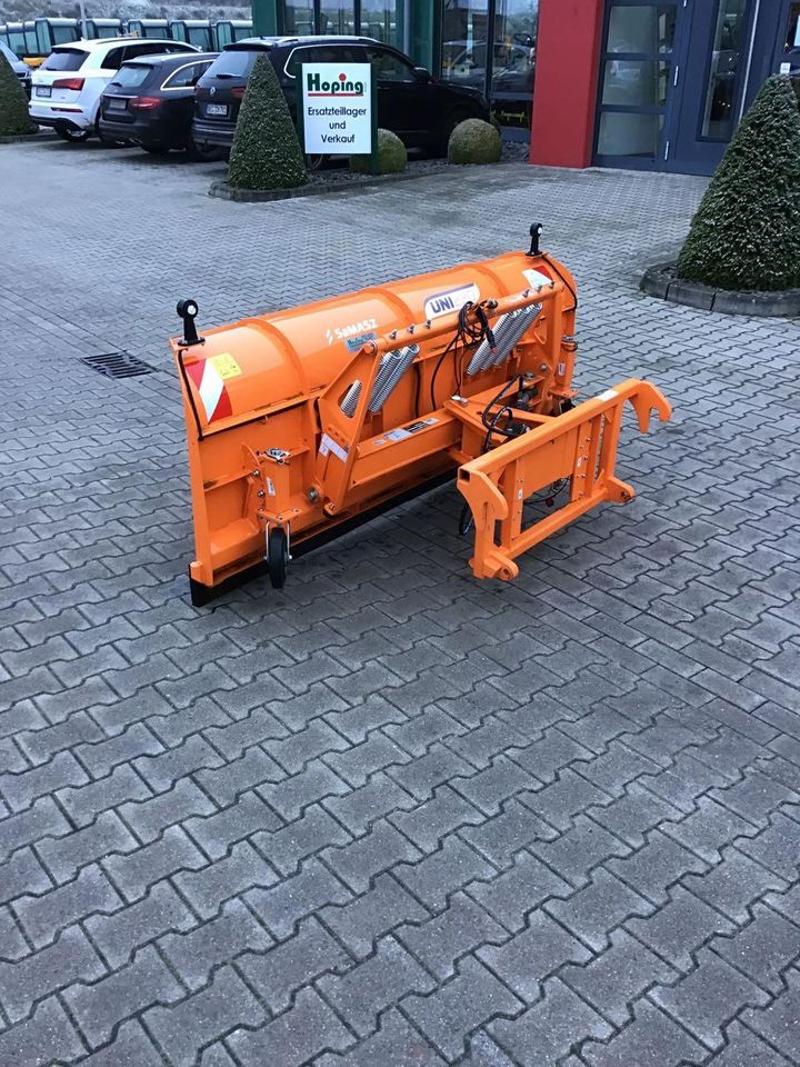 Saphir Schneeschild Uni 220 Radlader Hoflader in Bakum