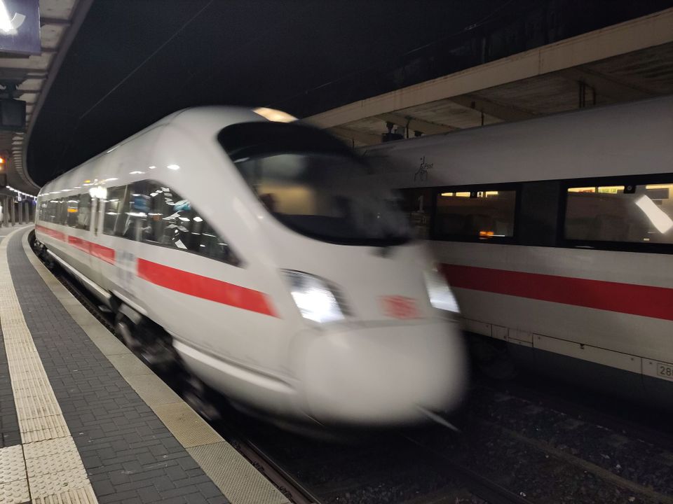 Freifahrt flex Bahn Hin+Rückfahrt 2. Kl. Digitales Ticket eToken in Hamburg