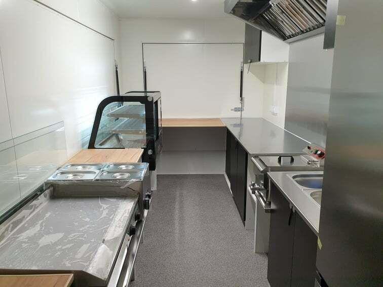 Neu Foodtruck, Imbissanhänger inkl. Lieferung Deutschlandweit in Leipzig