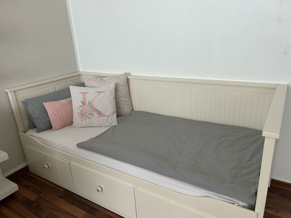 Ikea Hemnes Bett in Oberhausen