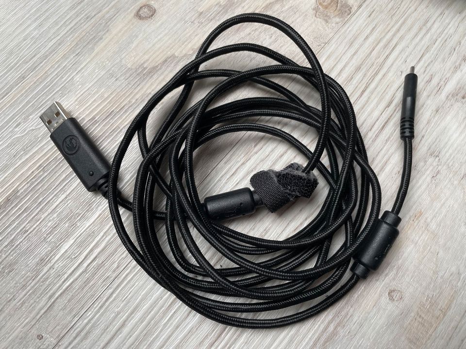 Nacon PS4 Revolution Pro Controller 3 mit Kabel, Gewichten & Case in Lampertheim