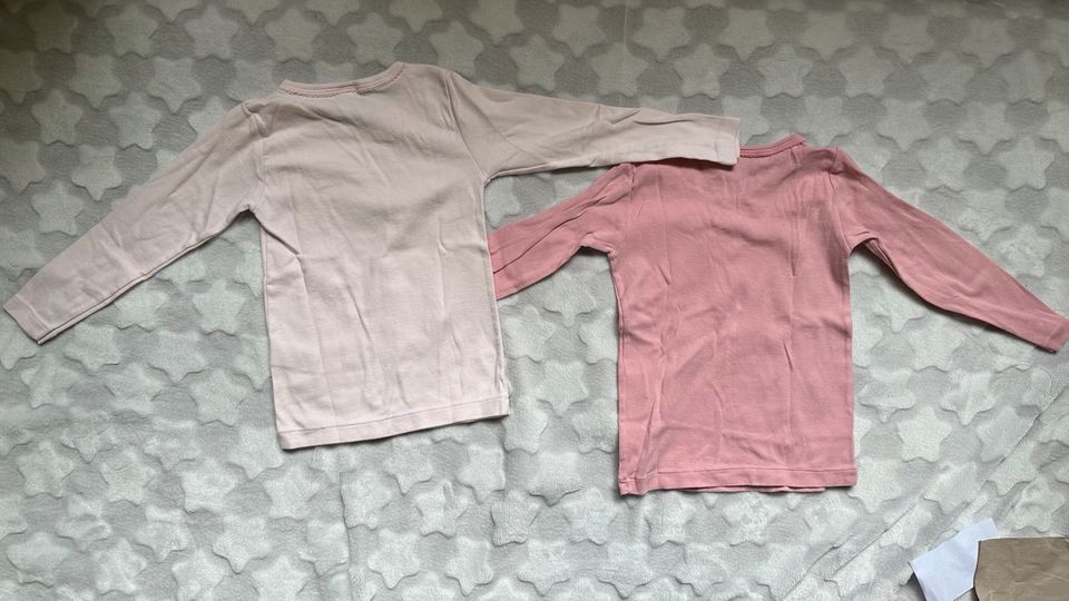 2 schöne Langarm-Tops von Petit Bateau in Gr. 104 in Frankfurt am Main