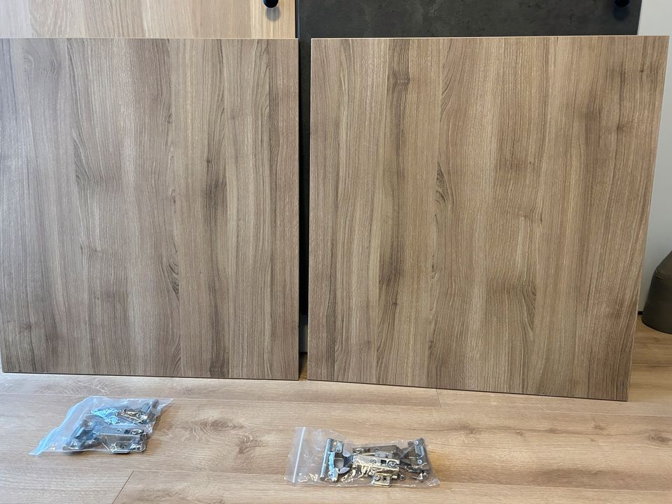 Ikea Bestätigung Tür 2 Stück mit Scharniere Nussbaum in München