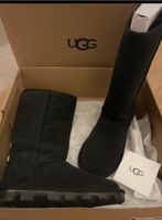 Ugg Boots schwarz hoch classic tall 37 wie NEU Sachsen-Anhalt - Wanzleben Vorschau