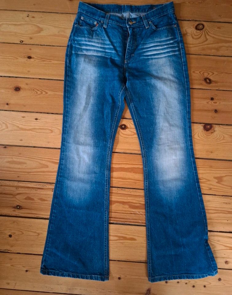 Jeans Bootcut Größe 32/34 in Berlin