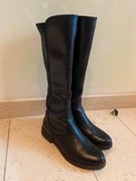 schwarze Leder Stiefel Lederstiefel Damenstiefel Schuhe gr.38 Hessen - Wölfersheim Vorschau