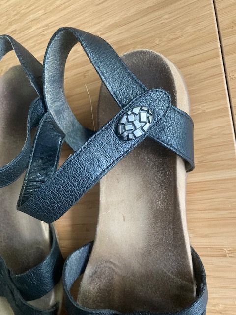 hübsche bequeme Sandalen aus Leder von Rieker in Hamburg