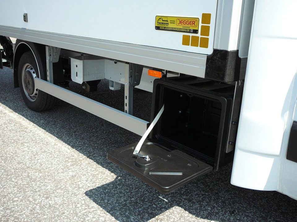 Renault Master Kühlkoffer mit LBW Xarios 300 GH in Paderborn