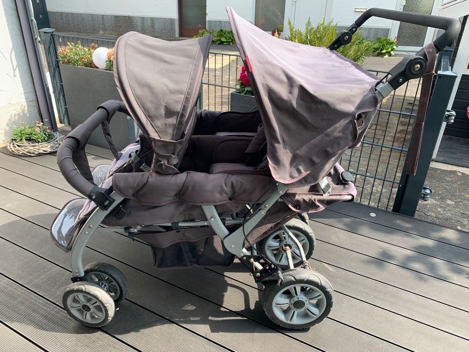 Child Wheels 4er Kinderwagen in Troisdorf