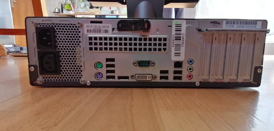 PC Fujitsu E700 E90+ 22 Zoll Monitor Dell P2210 + Speaker AX510 in Obernburg