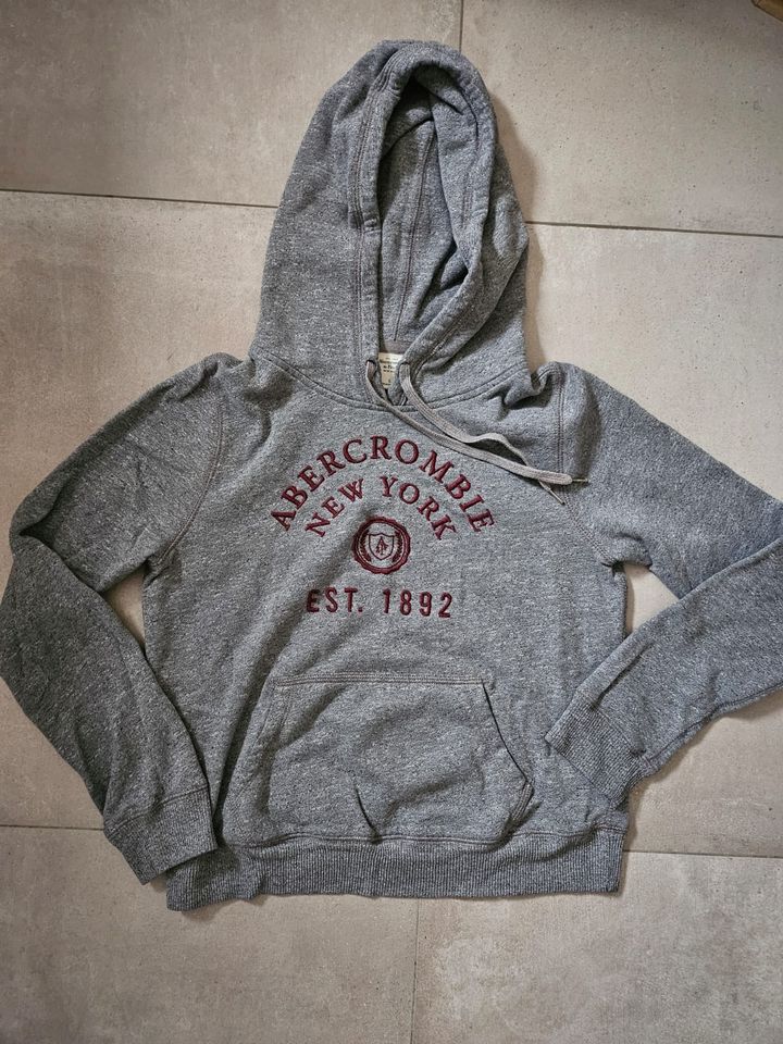 Hoodie von Abercrombie & Fitch in Fronreute