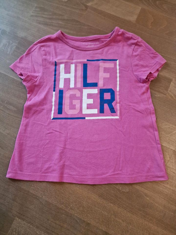 Tolles T-Shirt von Hilfiger in Tettnang