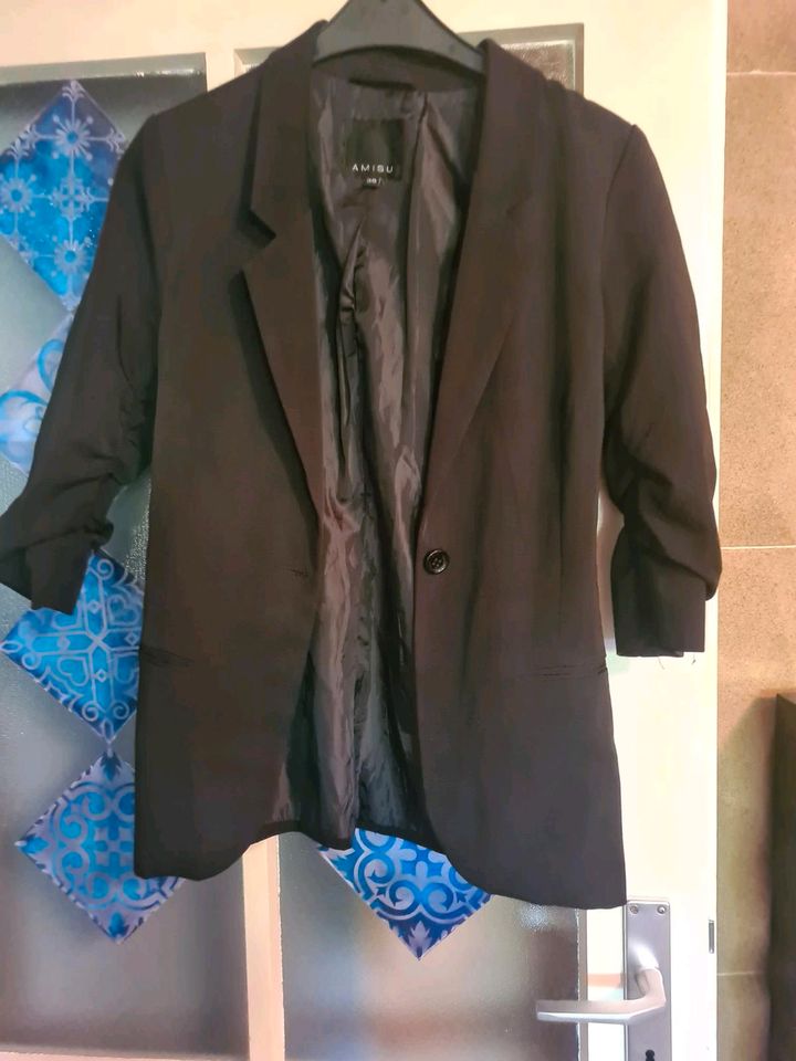 Blazer Gr.36. Amisu.     5€ in Frankfurt am Main