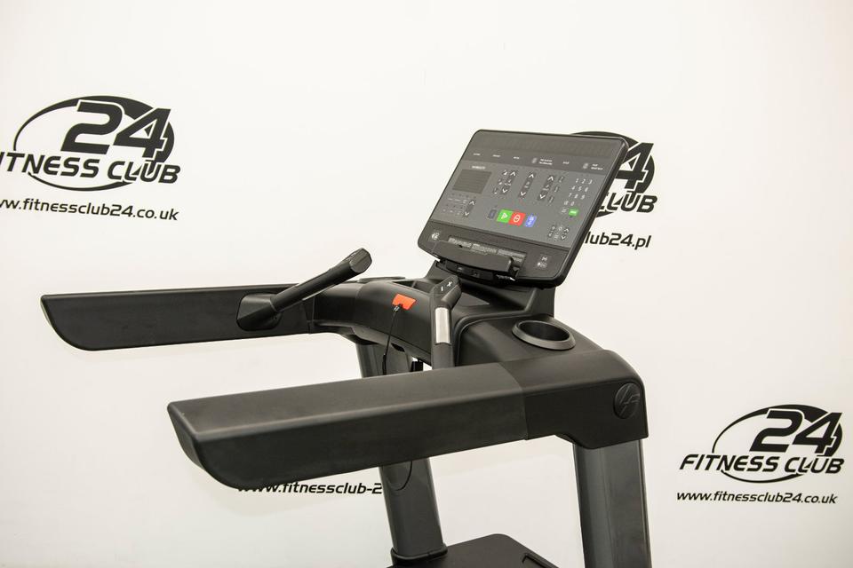 Life Fitness Integrity Laufband mit SL-Konsole / Aufgearbeitet in Dresden