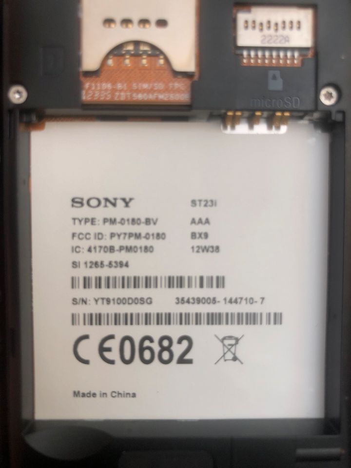 Sony Xperia Miro sony st23i in Halle