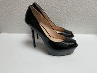 Guess Peeptoe Plateau Pumps Lackleder Schwarz High Heels Gr. 37 Nordrhein-Westfalen - Siegburg Vorschau