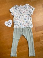 Set von Petit Bateau Blumenshirt mit Kragen und Ajour Leggings 92 Kr. München - Unterhaching Vorschau