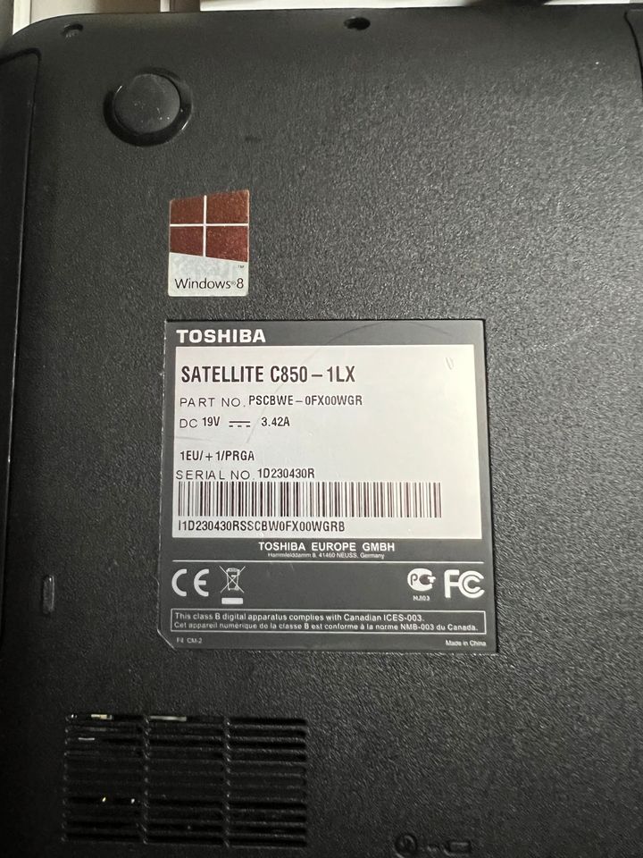 Toshiba Sattelite C850-1LX NOTEBOOK 15,6 Zoll in Köln