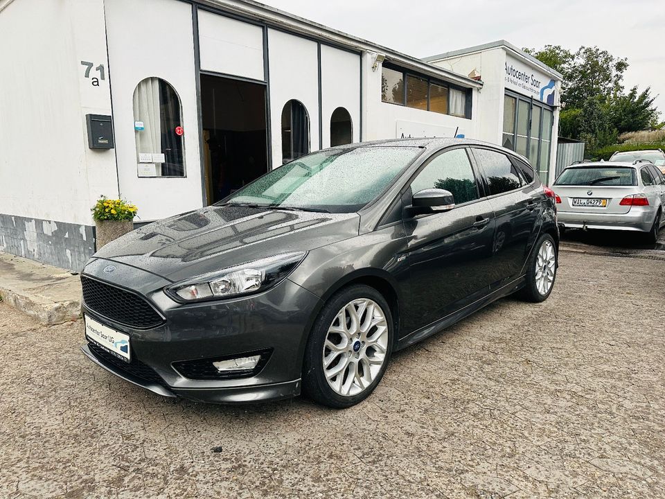 Ford Focus 1.5 TDCi Limousine ST-Line RECHTSLENKER in Saarbrücken