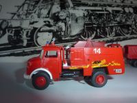 Feuerwehr Mercedes 1113 Flughafen-Löschfahrzeug Paris in 1:87 Rheinland-Pfalz - Waldalgesheim Vorschau