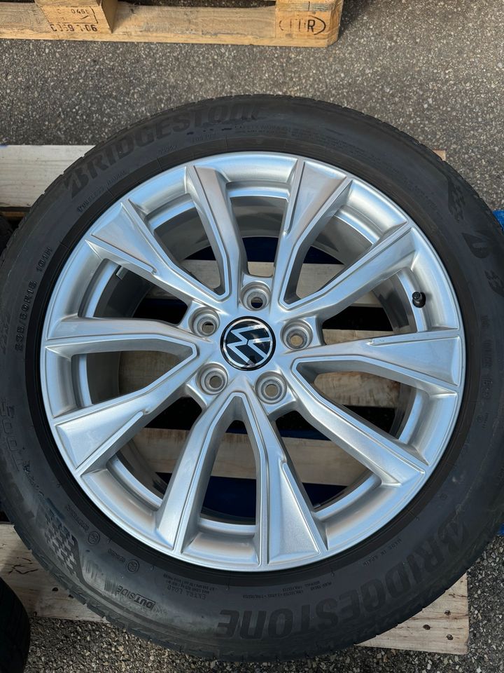 Vw t7 Sommerreifen Bridgestone mit Original SW Alufelgen 18“ in Freiburg im Breisgau