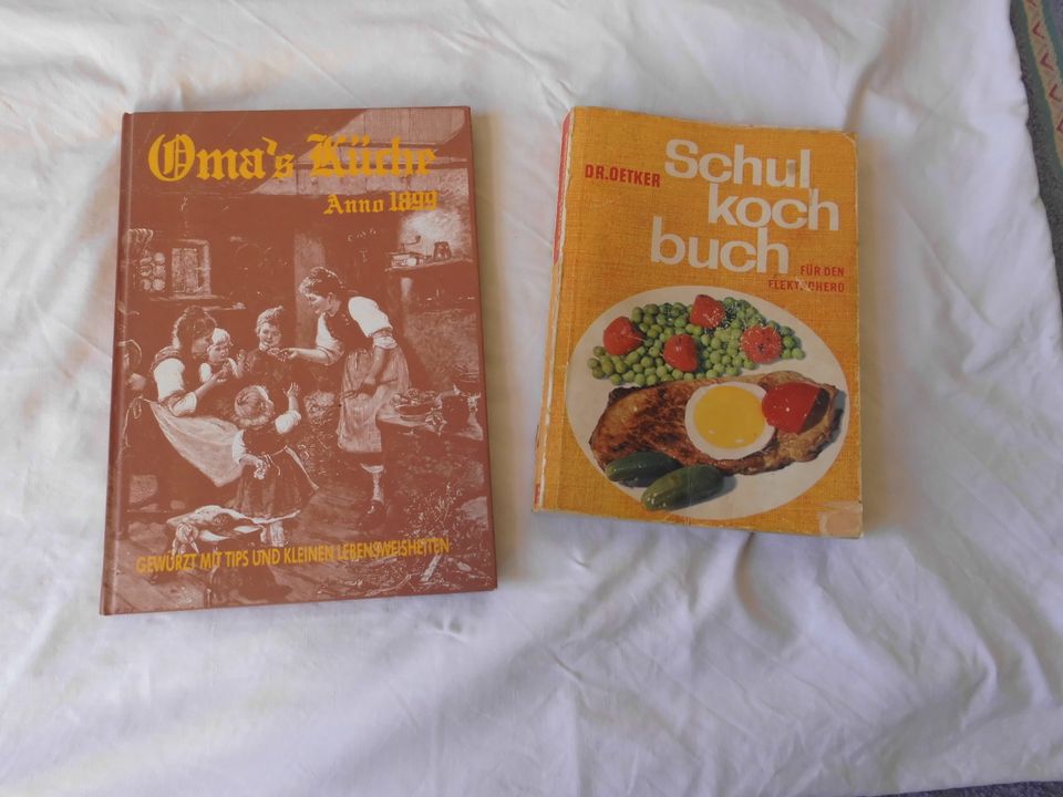 2 alte Kochbücher in Bielefeld