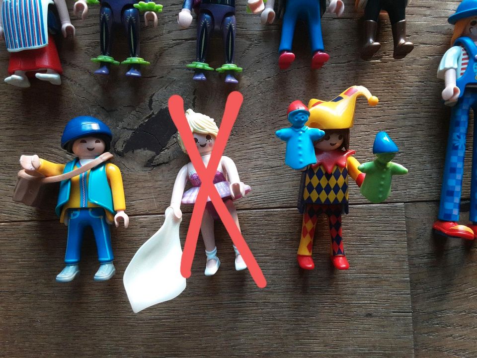 9 Playmobil Figuren  für Jungen und Mädchen in Stadtlohn