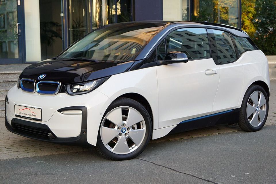 BMW i3 94AH LED LEDER KAMERA KOMFORTZUGANG PARKASSIS in Berlin