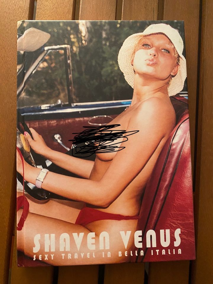 Shaven Venus - Sexy Travel in Bella von Ralf Vulis in Hamburg