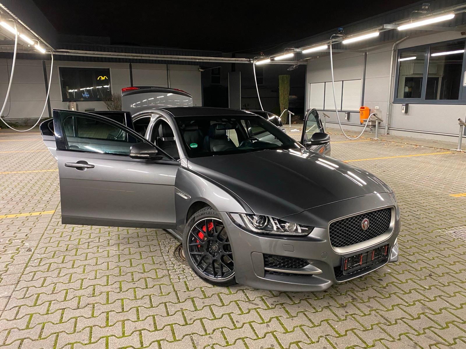 Abbildung des Autos Jaguar XE R-Sport 2017