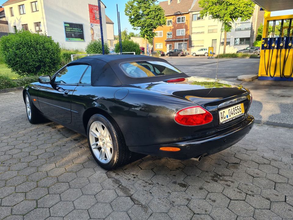 Jaguar XK8 4.0,LEDER,KLIMA,GUTACHTEN 20000 EURO,ALU in Alsdorf