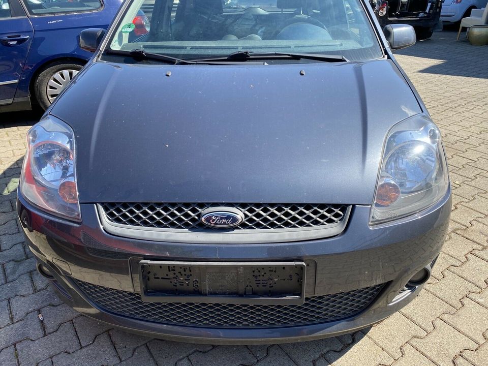 Ford Fiesta V Facelift Ersatzteile SCHLACHTFEST Auto Teile Köln in Köln